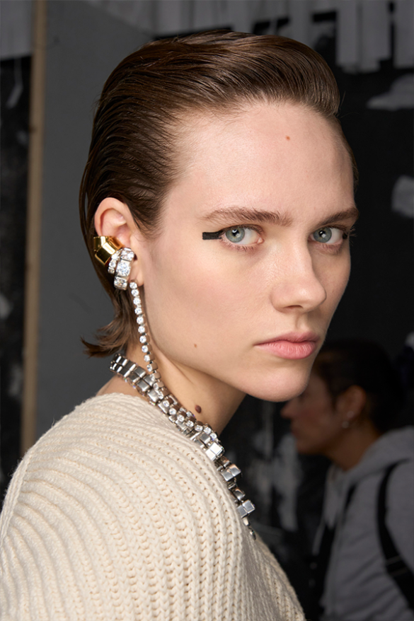 Slicked-Back Hair: The Perfect Beauty Trend for Summer